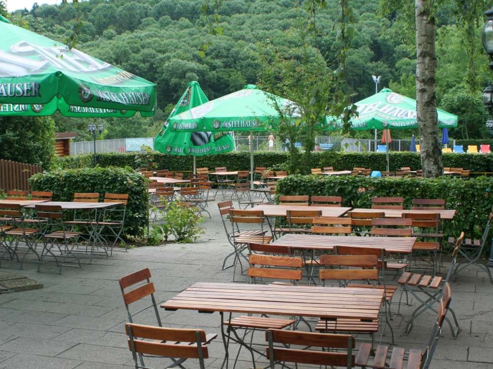 Biergarten im Freibad